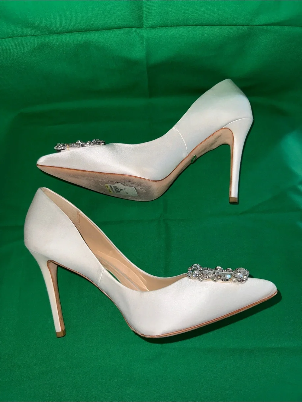 Badgley Mischka White Satin Pointed Toe Pumps with Crystal Buckle🤍